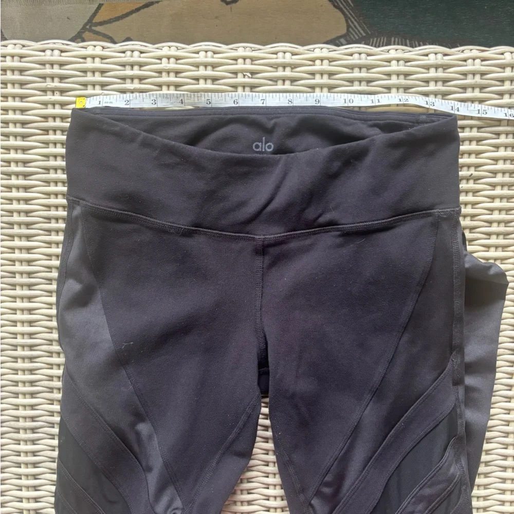 Alo Black Mesh Medium‎ Leggings medium athleisure workout yoga travel layered